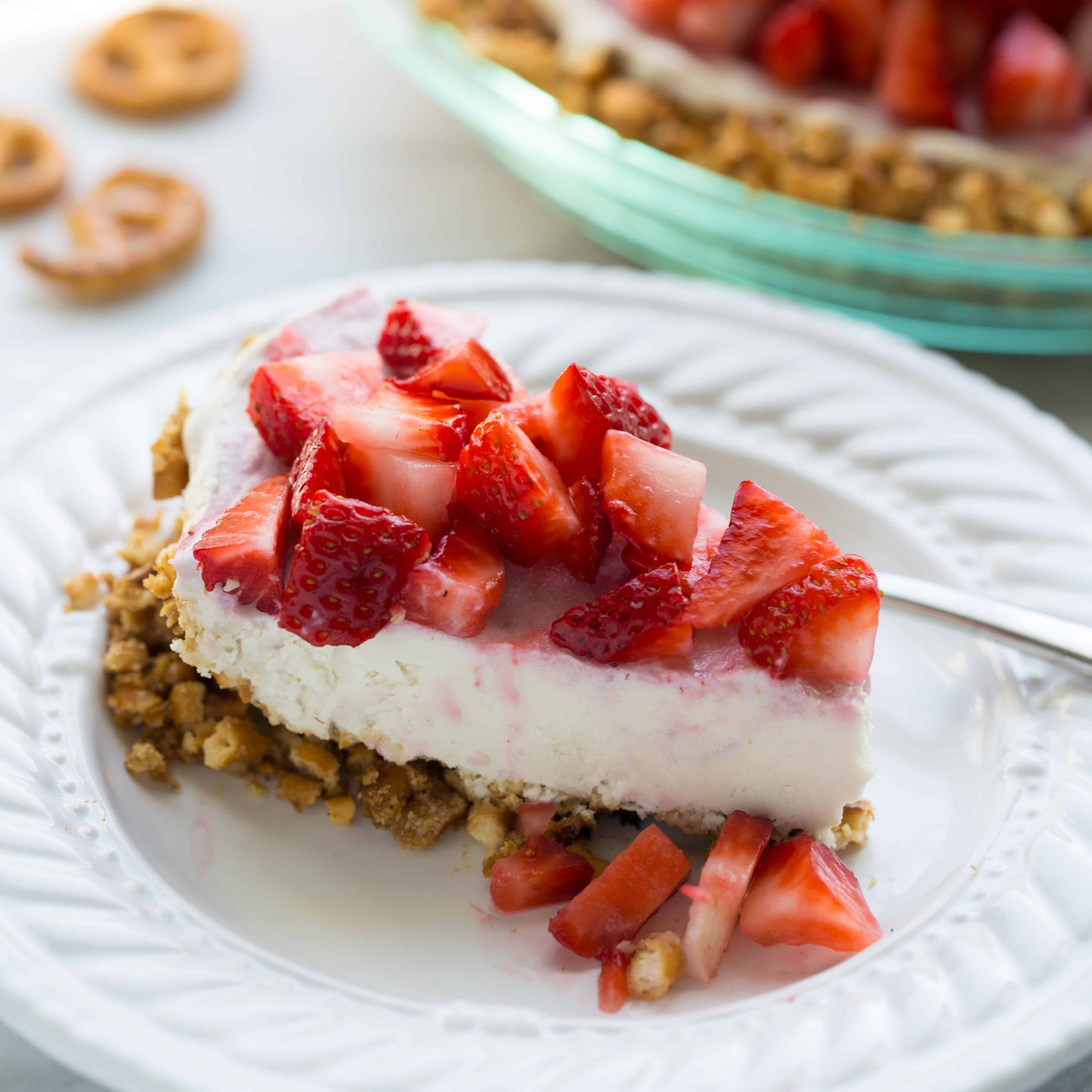Vegan Strawberry Ice Cream Pretzel Pie (Gluten-Free)