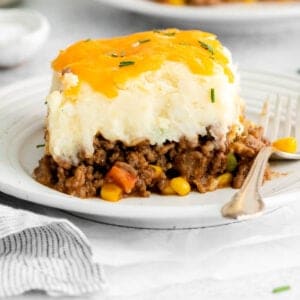 A portStore any leftovers in an airtight container for up to three days in the fridge. This dish can also be made in advance. Assemble the pie as directed and then refrigerate until ready to bake. The shepherd's pie can be assembled up to 2 day before baking.ion of shepherd's pie on a plate