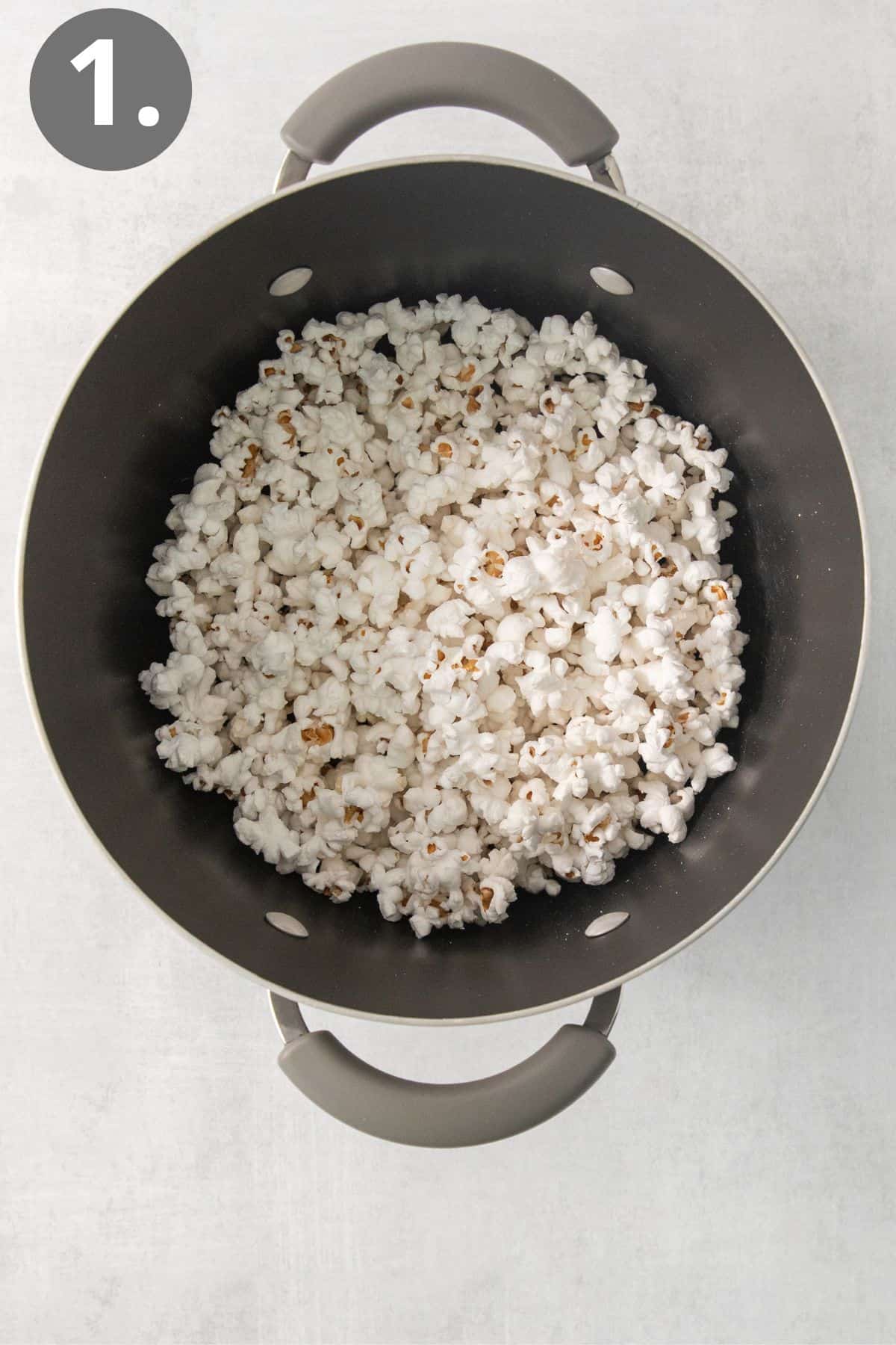 Popcorn kernels in a pot