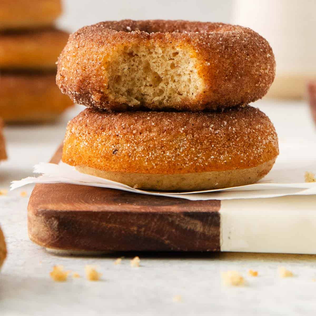 https://meaningfuleats.com/wp-content/uploads/2023/08/gluten-free-apple-cider-donut-recipe.jpg